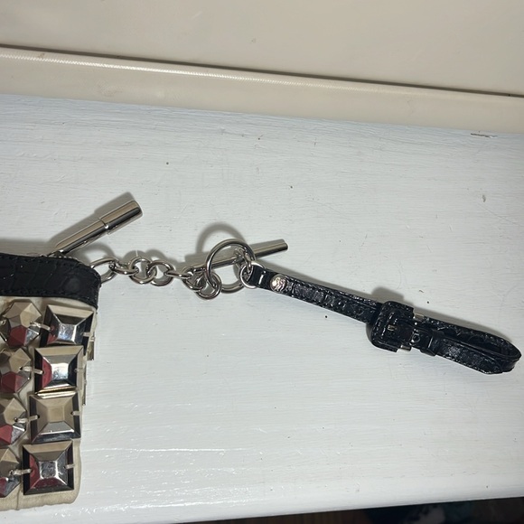 Burberry Small Fabric Clutch With Large Silver Stufs And Leather Detail - Picture 4 of 5